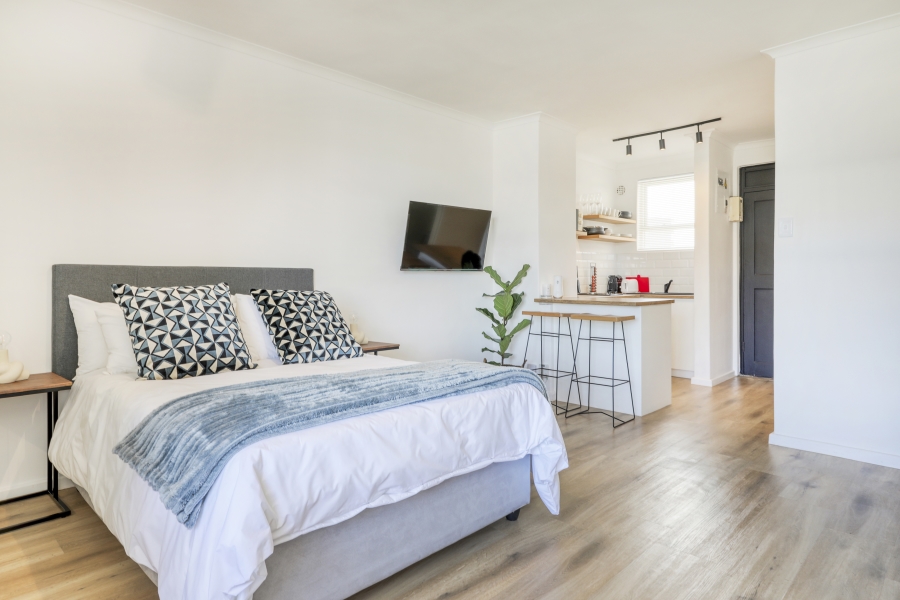 To Let 1 Bedroom Property for Rent in Green Point Western Cape